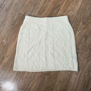 Elegant Cream Cable Knit Skirt